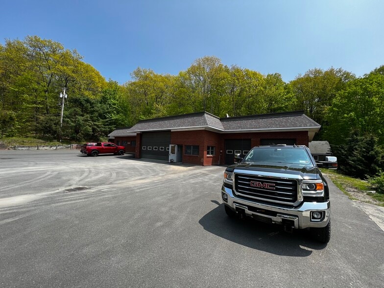 More Photos Of 4 Teal Road, Averill Park Flex For Sale