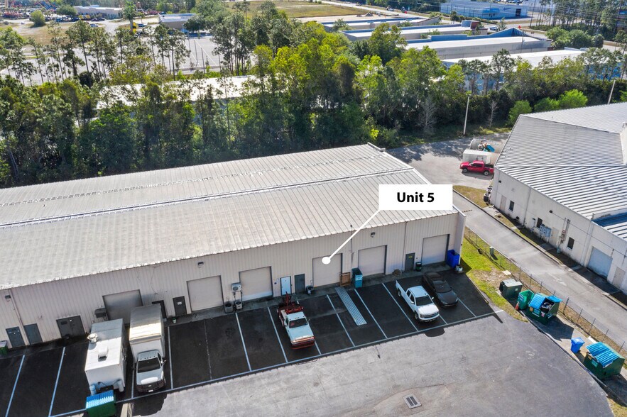 More Photos Of 12165 Metro Pky, Fort Myers Light Manufacturing For Lease