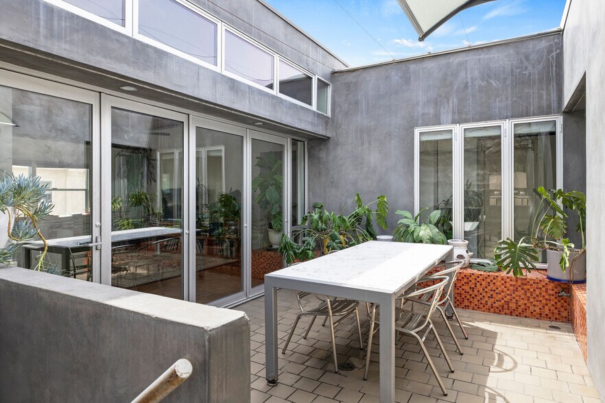 More Photos Of 977 Chung King Rd, Los Angeles Storefront Retail Residential For Sale