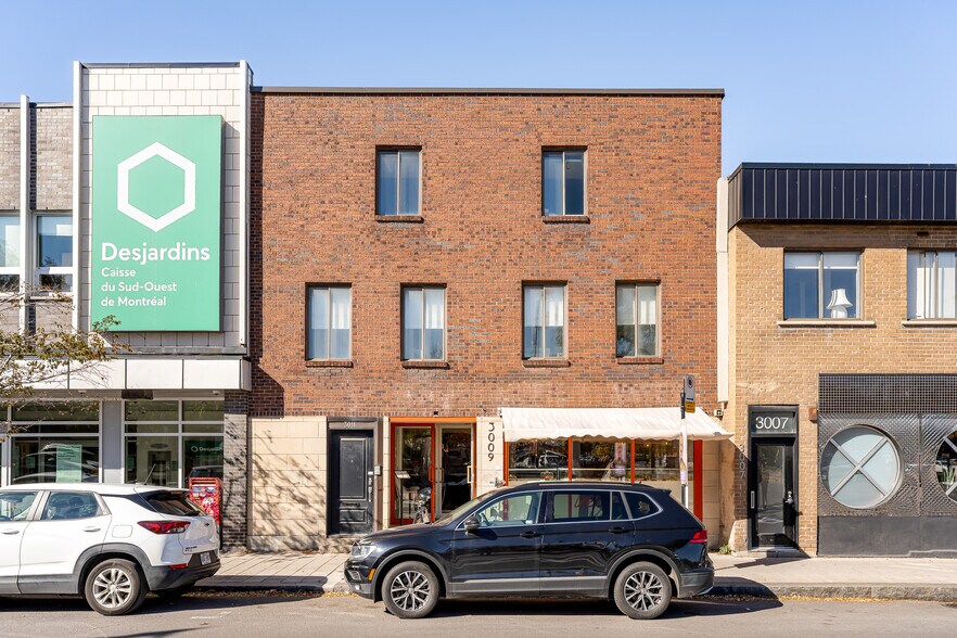 Primary Photo Of 3009 St Notre-Dame O, Montréal Restaurant For Sale