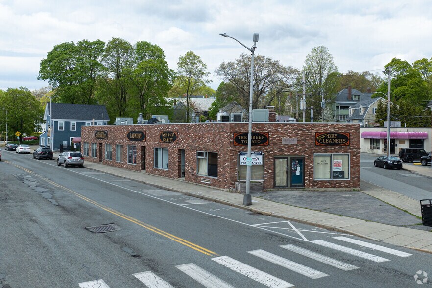 Primary Photo Of 41-47 High St, Reading Restaurant For Lease