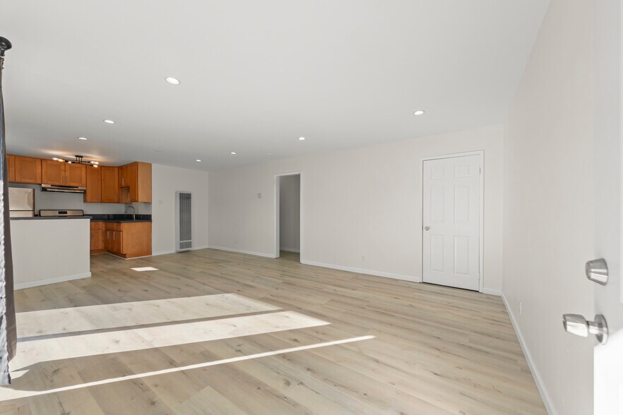 More Photos Of 2216 E 23rd St, Oakland Apartments For Sale