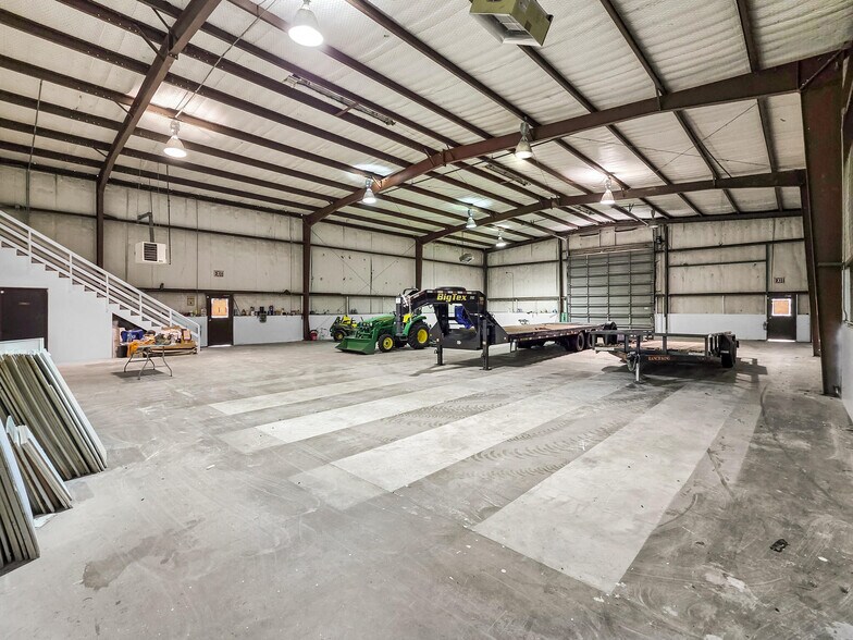 More Photos Of 7387 TX-164 Hwy, Buffalo Warehouse For Lease