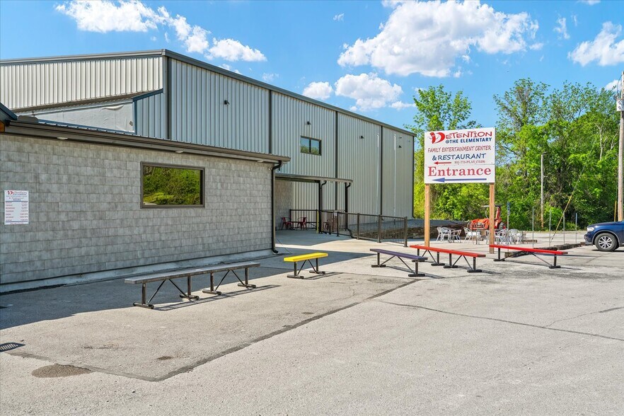 More Photos Of 601 School St, Morrison Light Distribution For Sale