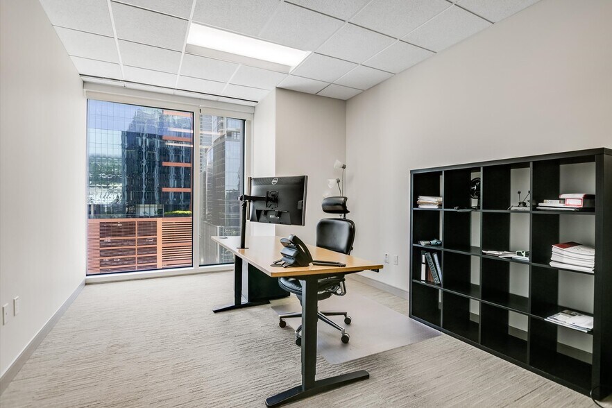 More Photos Of 401 Congress Ave, Austin Office For Lease