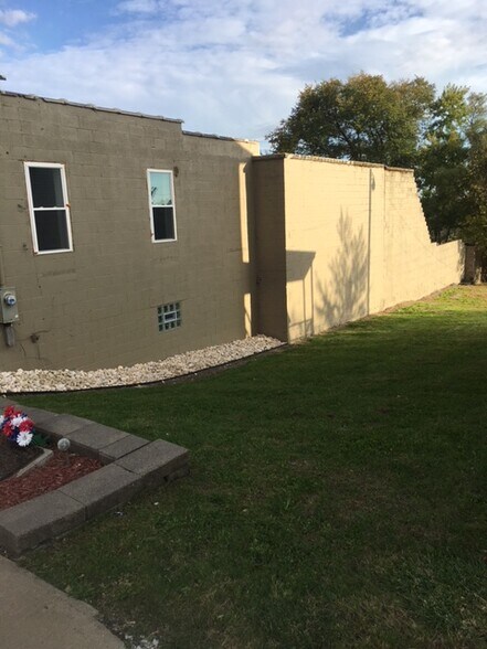 More Photos Of 532 Main St, Wintersville Freestanding For Lease