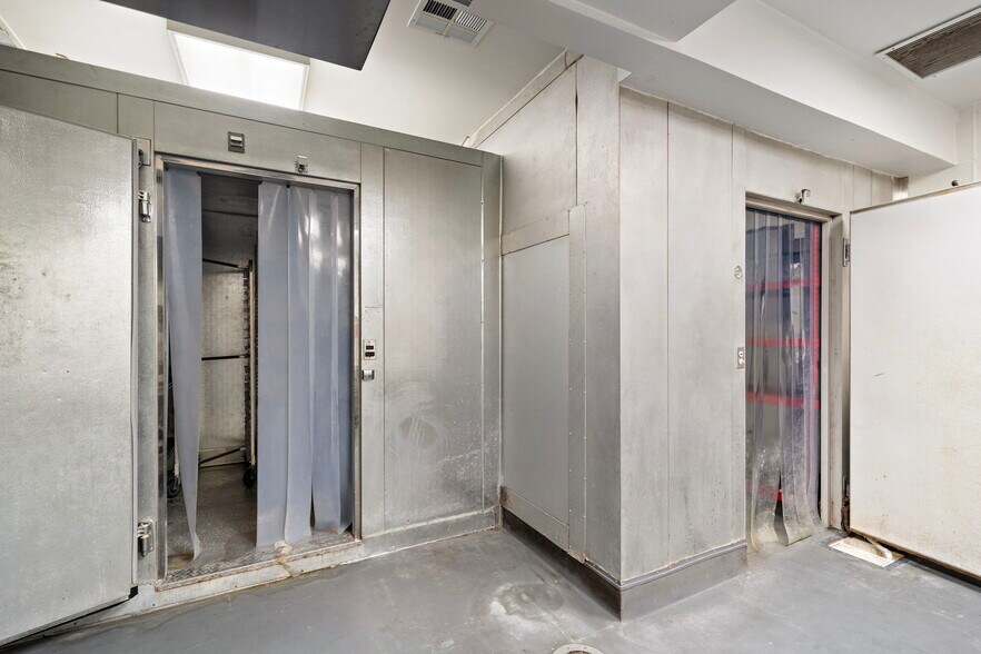 More Photos Of 2320 NASA Pky, Seabrook Restaurant For Sale