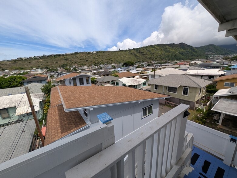More Photos Of 1638 10th Ave, Honolulu Storefront Retail Office For Sale