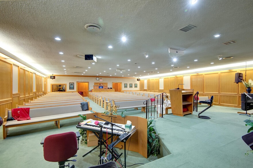 More Photos Of 2833 W Main St, Jenks Religious Facility For Sale