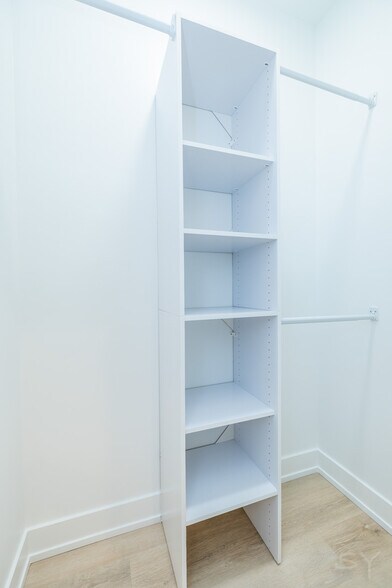 More Photos Of 6050 Eberhart ave, Chicago Apartments For Sale