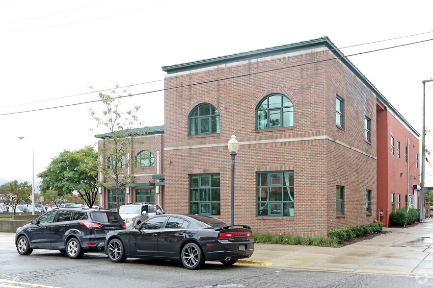 More Photos Of 209 W 6th St, Royal Oak Office Residential For Lease