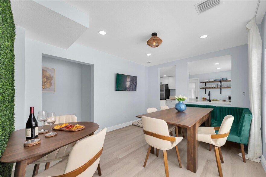 More Photos Of 4000 46th St N, Saint Petersburg Hospitality For Sale
