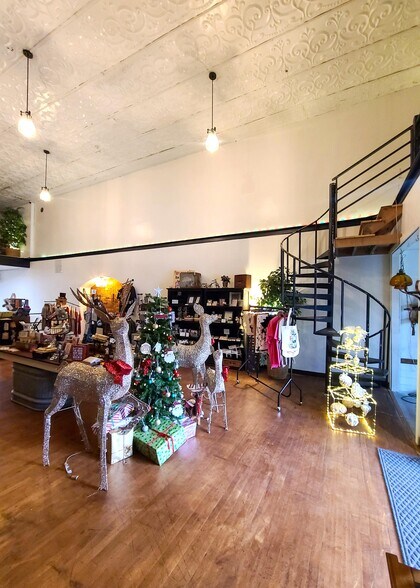 More Photos Of 109 Main St SE, Gravette Office For Sale