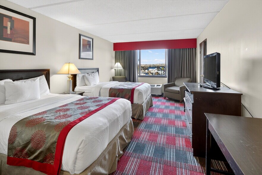 More Photos Of 3 Watervliet Avenue Ext, Albany Hotel For Sale