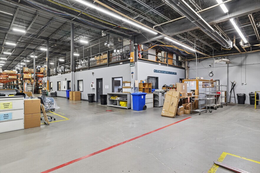 More Photos Of 90 Commerce Way, Woburn Unknown For Lease