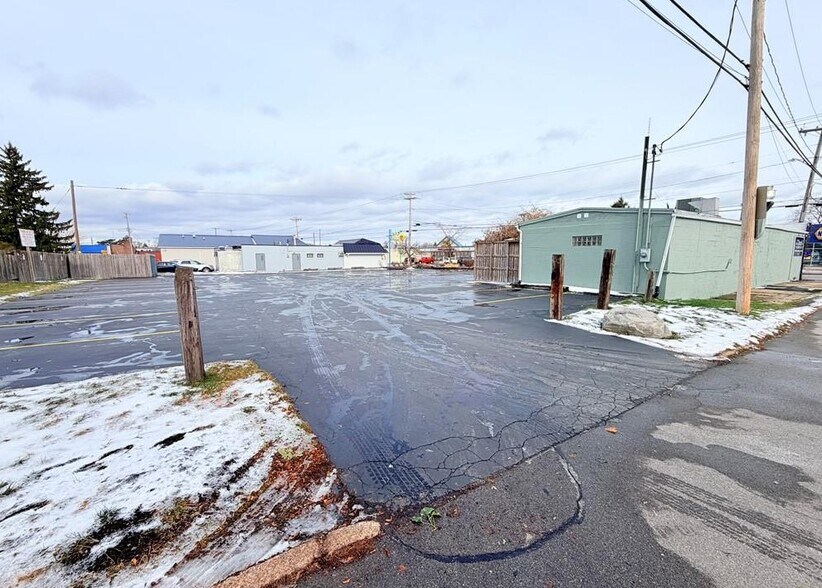 More Photos Of 1305 Abbott Rd, Buffalo Restaurant For Sale