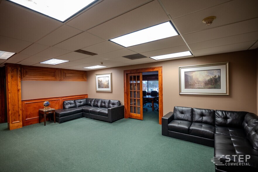 More Photos Of 605 Parfet St, Lakewood Medical For Sale