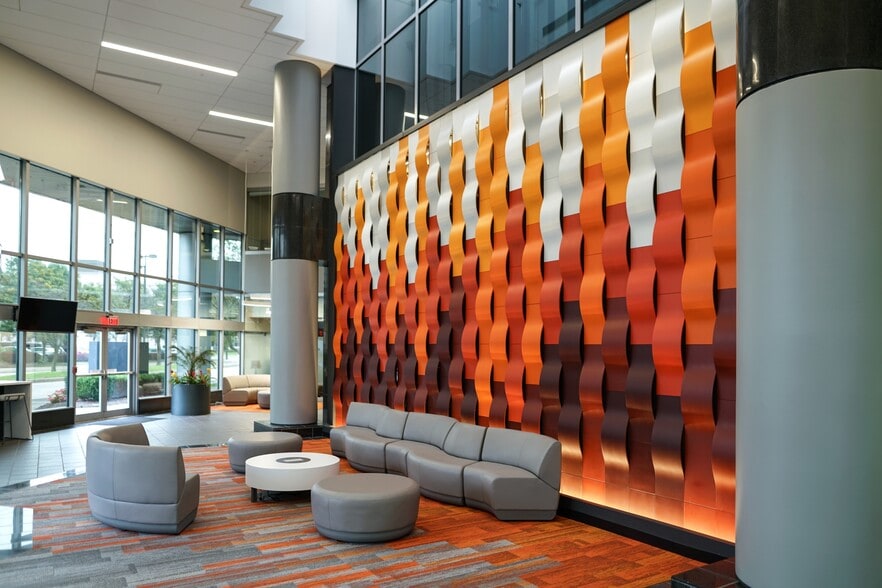 More Photos Of 500 Lee St E, Charleston Office For Lease