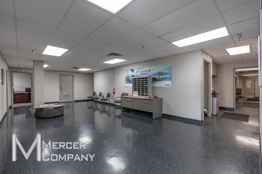 More Photos Of 840 N Great Southwest Pky, Arlington Warehouse For Sale