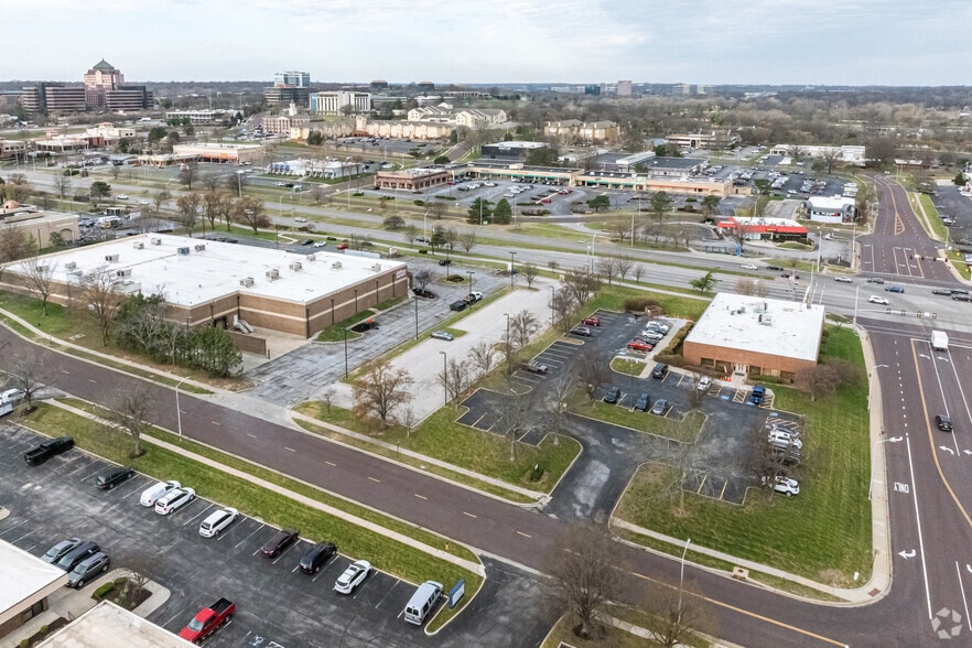 More Photos Of 10553 Metcalf Ave, Overland Park Land For Lease