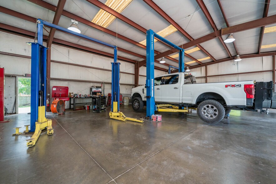 More Photos Of 4900 W Marshall Ave, Longview Auto Repair For Sale