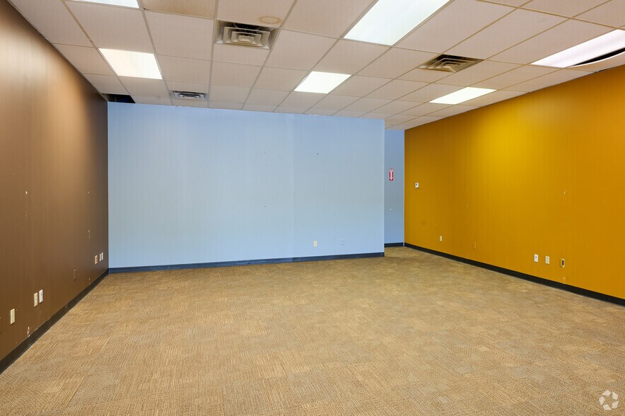 More Photos Of 1900 S Clinton Ave, Rochester Storefront For Lease