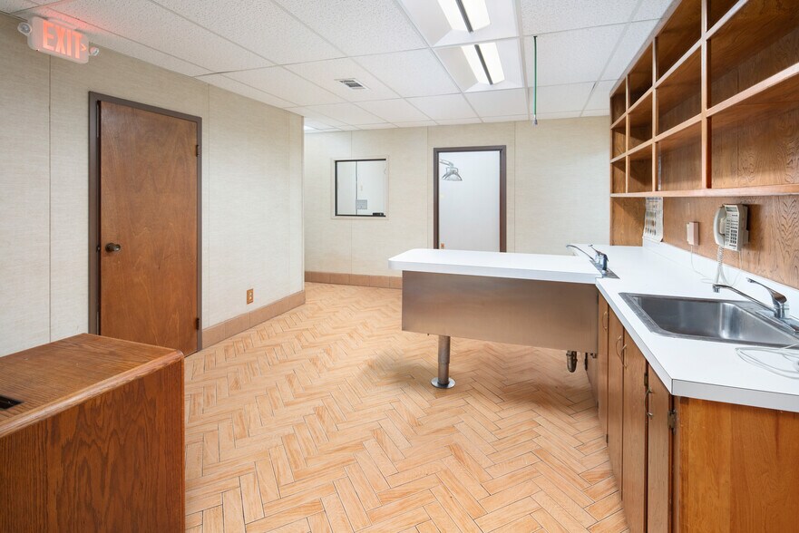 More Photos Of 504 S Denton Tap Rd, Coppell Medical For Lease