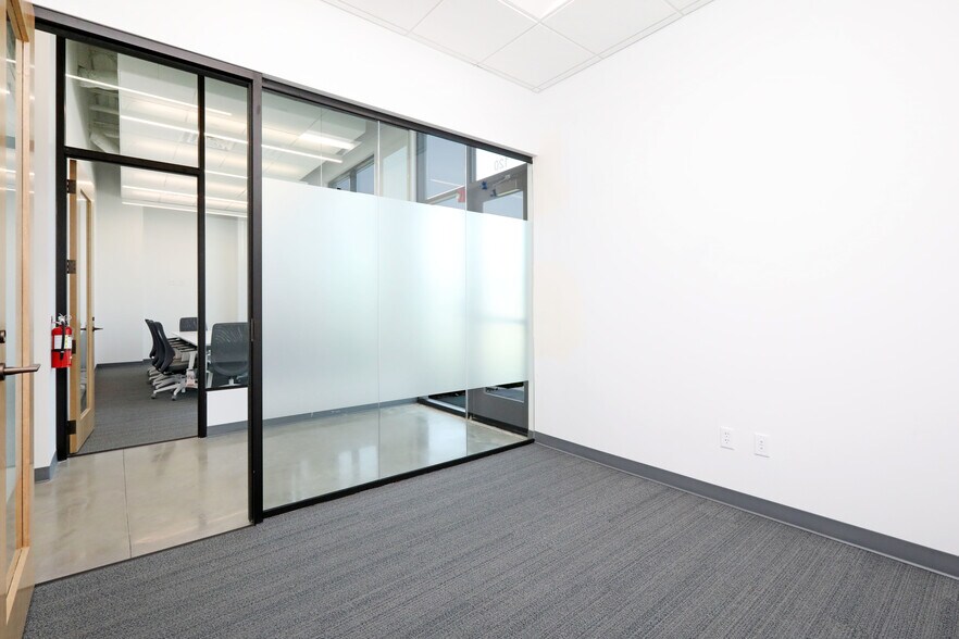 More Photos Of NW 62nd & Merle Hay Rd, Johnston Freestanding For Lease