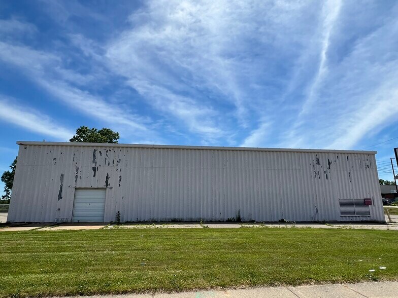 More Photos Of 5505 S Pennsylvania Ave, Lansing Warehouse For Sale