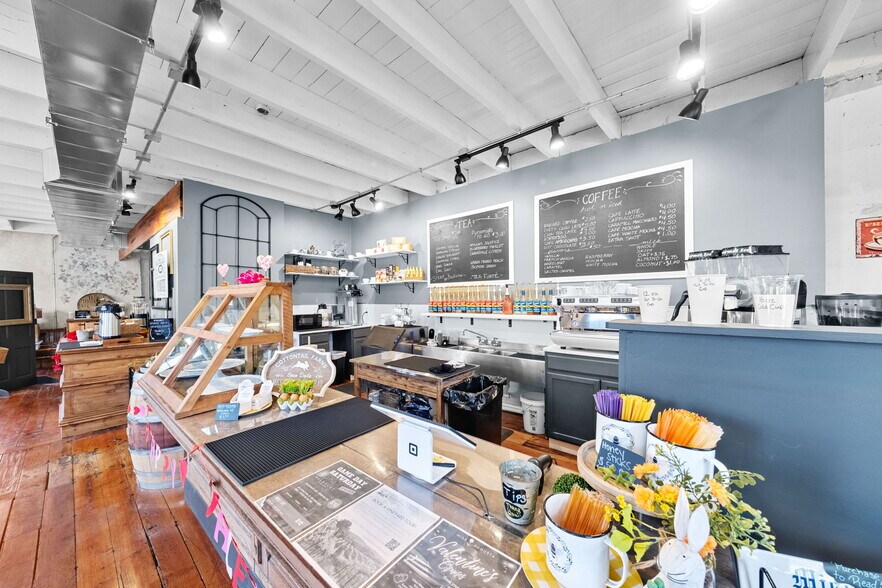 More Photos Of 5595 Walnut St, Augusta Storefront For Sale
