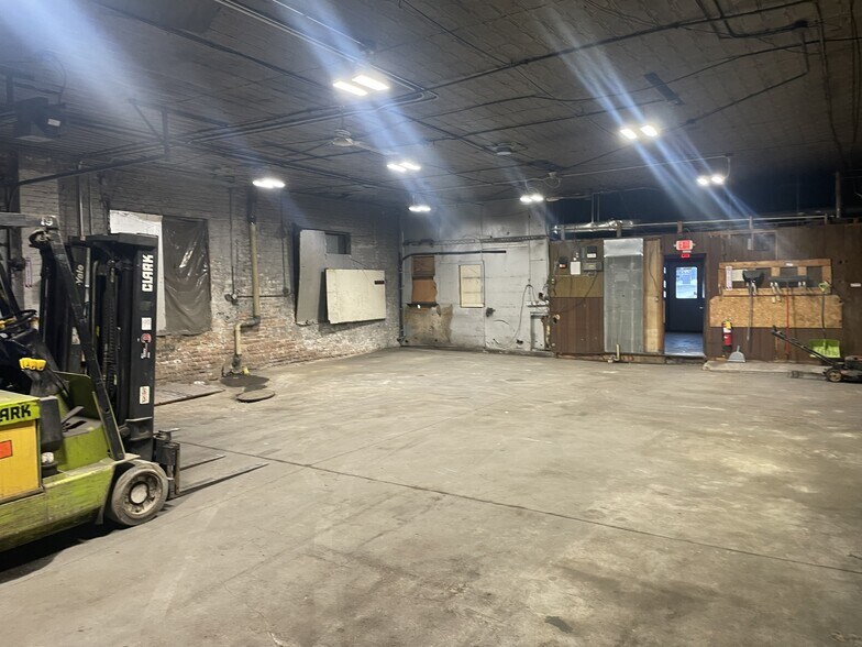 More Photos Of 602 Iowa Ct, North Fond Du Lac Industrial For Lease