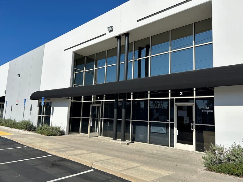 More Photos Of 11947 Florence Ave, Santa Fe Springs Manufacturing For Lease