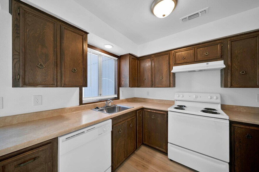 More Photos Of 1091 Del Sol Pl, Redding Apartments For Sale