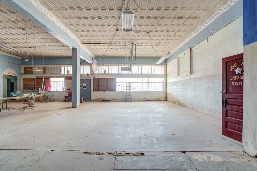 More Photos Of 1301 Buddy Holly Ave, Lubbock Warehouse For Lease