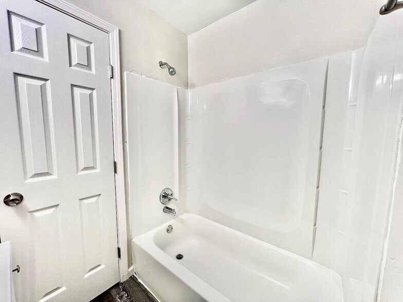 More Photos Of 3100 S Dumas Ln, Oklahoma City Apartments For Sale