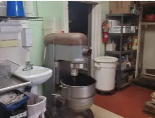 More Photos Of 1861 Youngstown Rd SE, Warren Restaurant For Sale