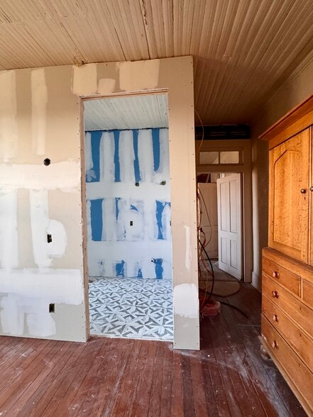 More Photos Of 2720 Cleveland St, Elloree Storefront Retail Residential For Sale