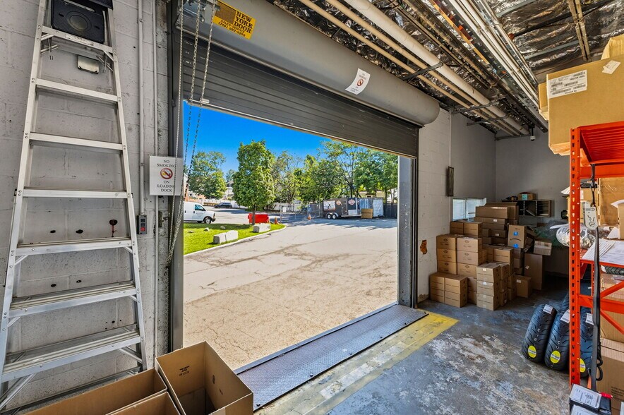 More Photos Of 8 Industrial Ln, New Rochelle Auto Dealership For Sale