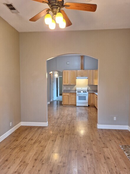 More Photos Of 1814-1820 T St, Sacramento Apartments For Sale