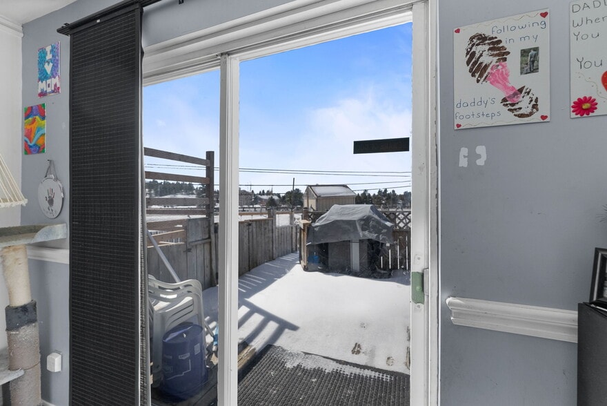 More Photos Of 29 Laren St, Wahnapitae Apartments For Sale