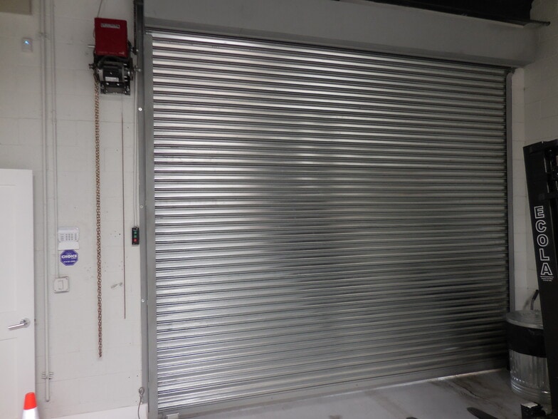 More Photos Of 1439 Plaza Del Amo, Torrance Warehouse For Sale