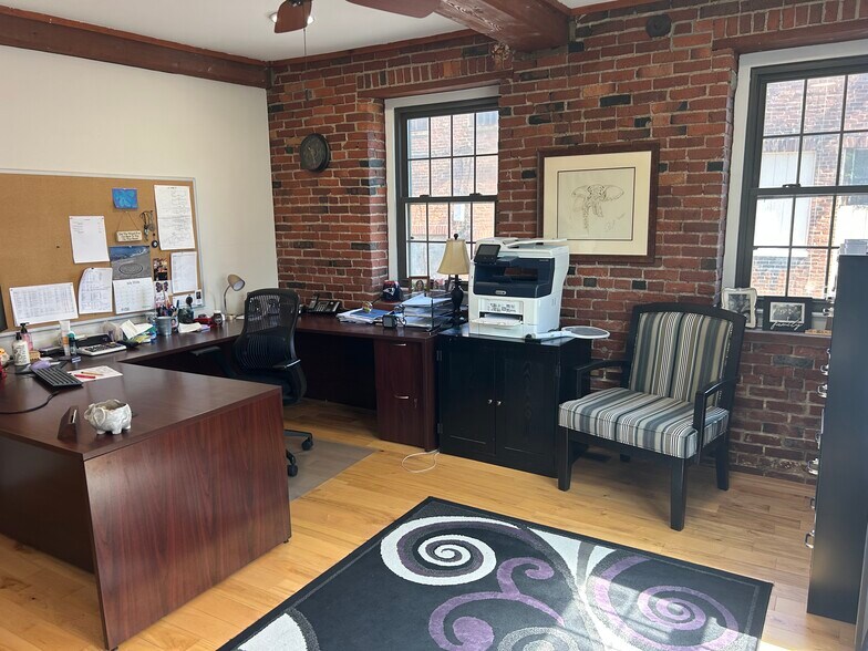 More Photos Of 7 Water St, Amesbury Loft Creative Space For Lease