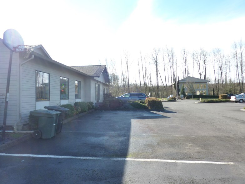 More Photos Of 1900 Belmont Loop, Woodland Storefront Retail Office For Lease