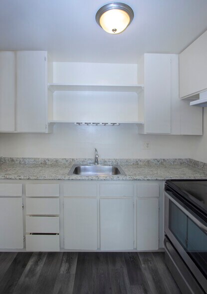 More Photos Of 545 Hampshire Ave, Redwood City Apartments For Sale