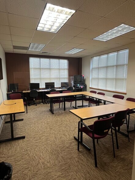 More Photos Of 1391 Bessemer City Rd, Gastonia Office For Sale
