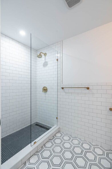 More Photos Of 228 Pattonwood Dr, Southington Multifamily For Sale