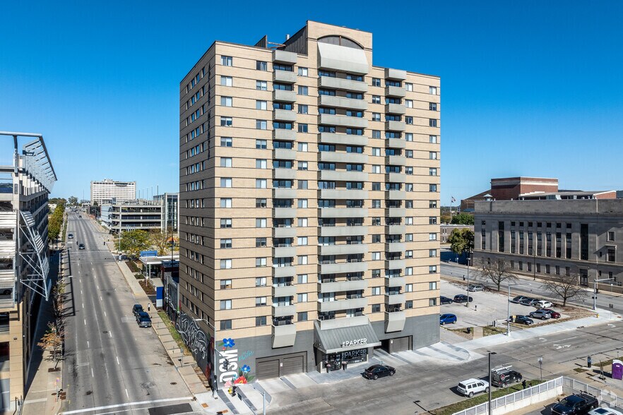 Primary Photo Of 615 Park St, Des Moines Apartments For Sale