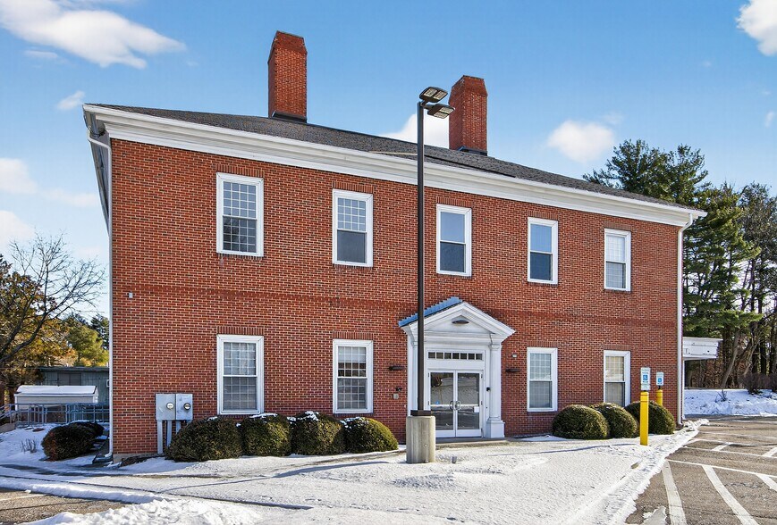 Primary Photo Of 31 Plaistow Rd, Plaistow Bank For Lease