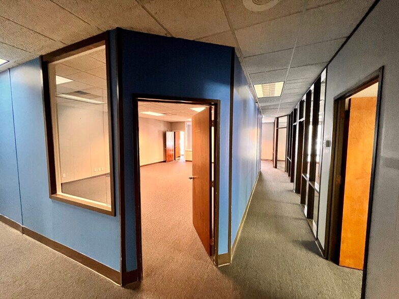 More Photos Of 1149 Executive Cir, Cary Office For Lease