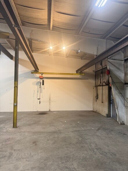 More Photos Of 1120 W 41st St, Tulsa Warehouse For Lease